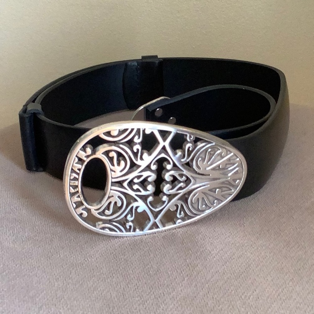 Chico’s Adjustable Black PU Leather Belt